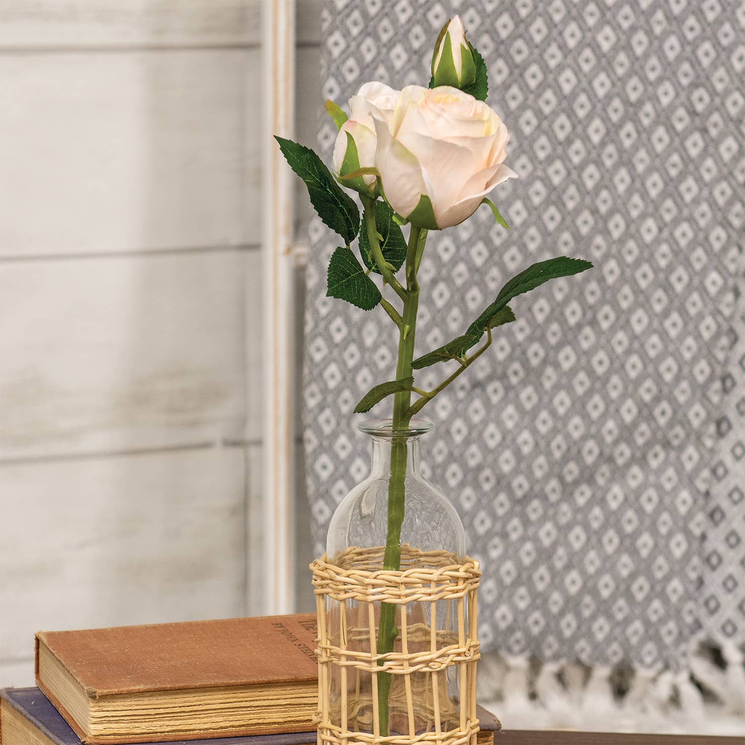 Blooming Blush Roses Pick