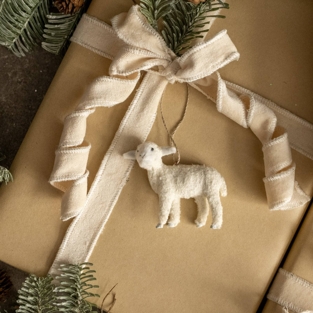 STANDING LAMB ORNAMENT