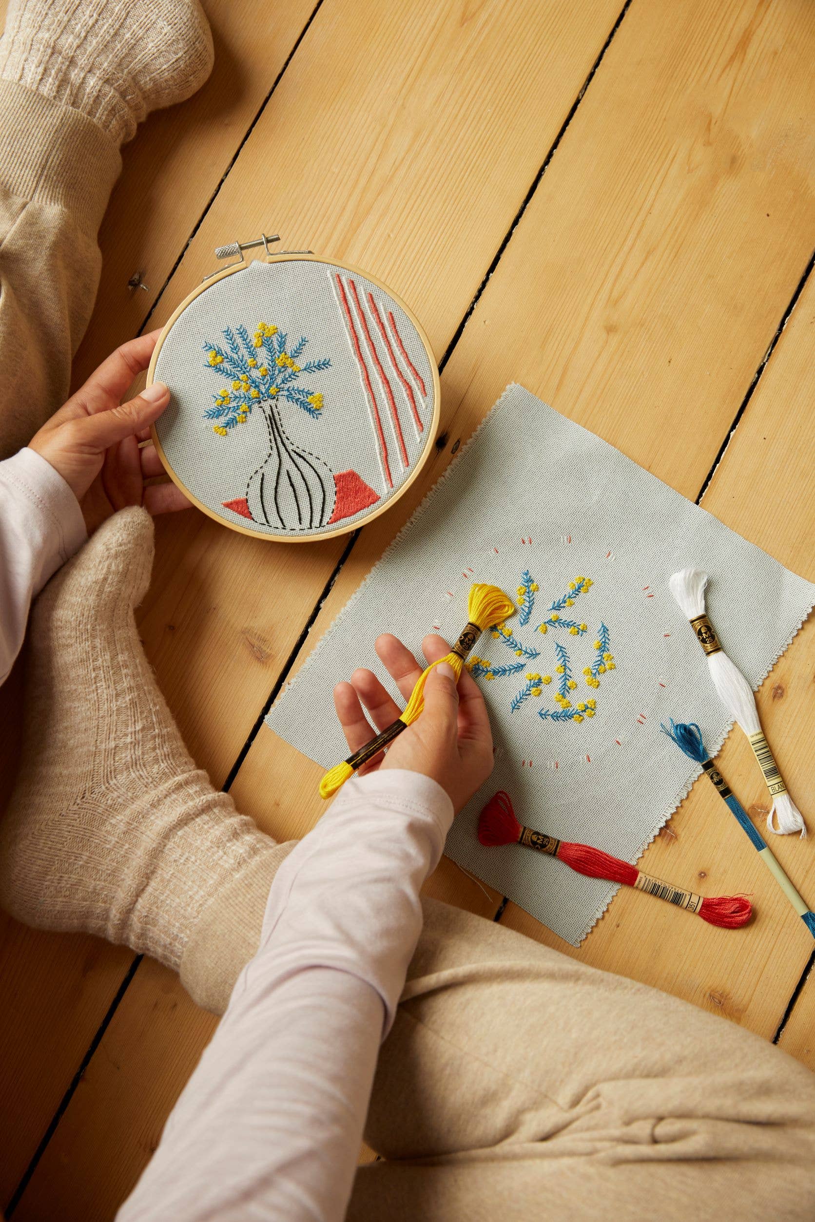 The Mellow Mimosa Embroidery Duo Kit-TB176S