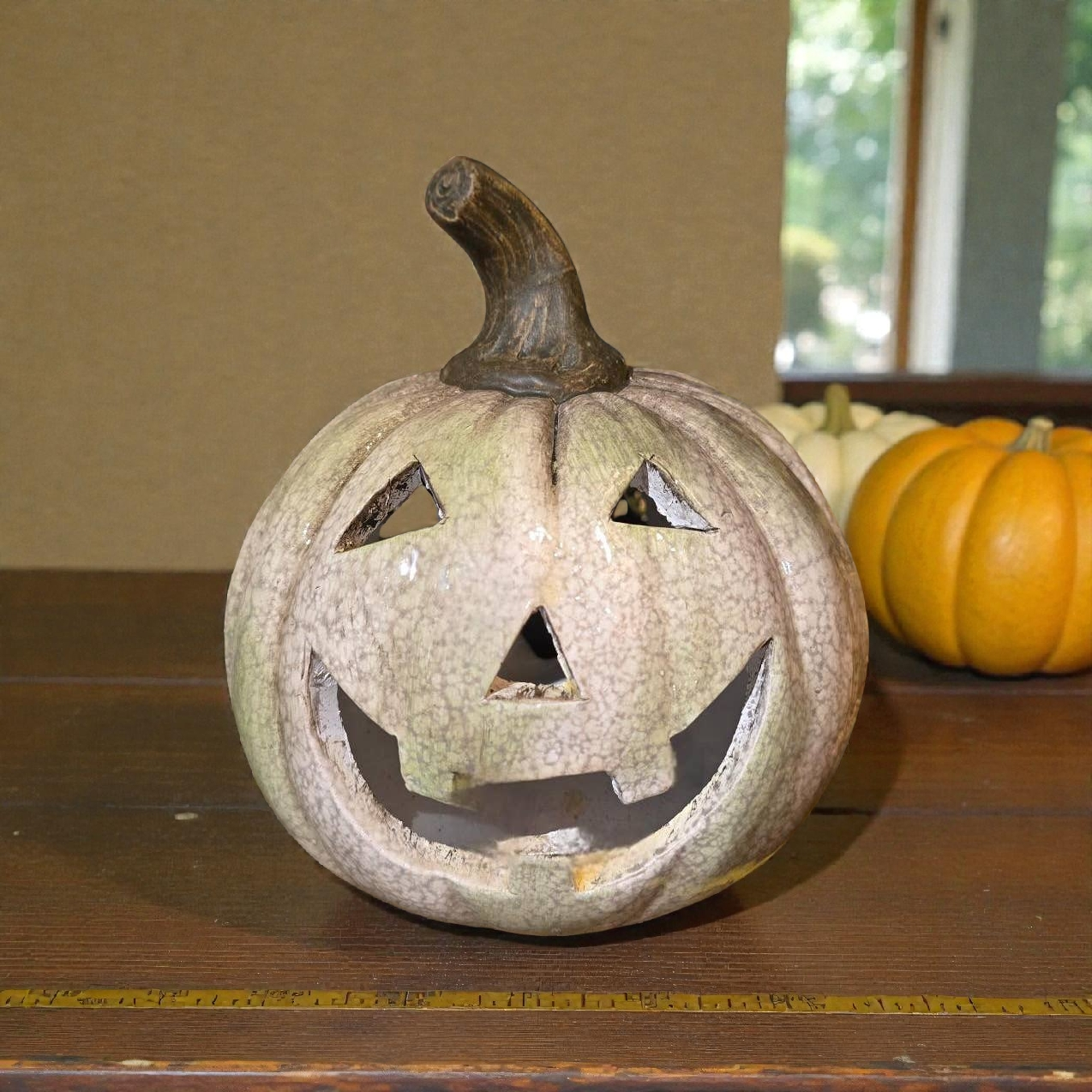 Golden Grin Pumpkin 6x5x6in