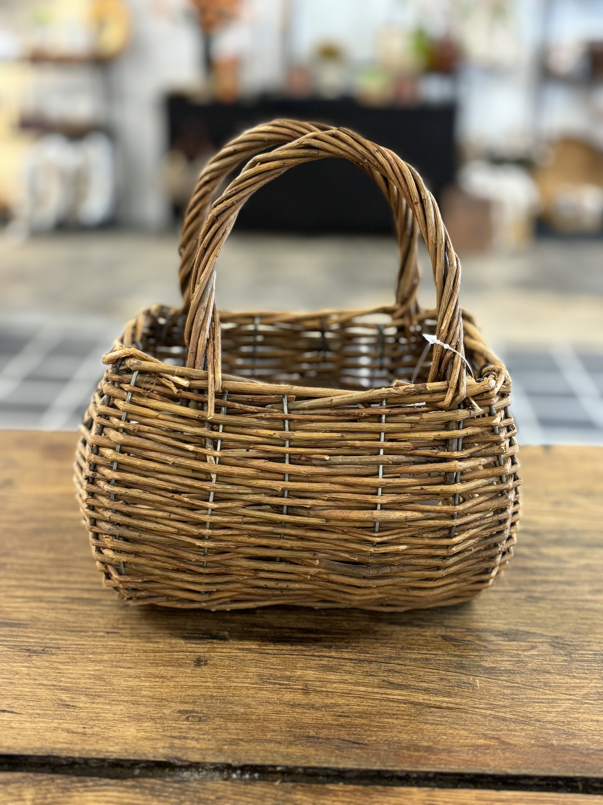 Handle basket
