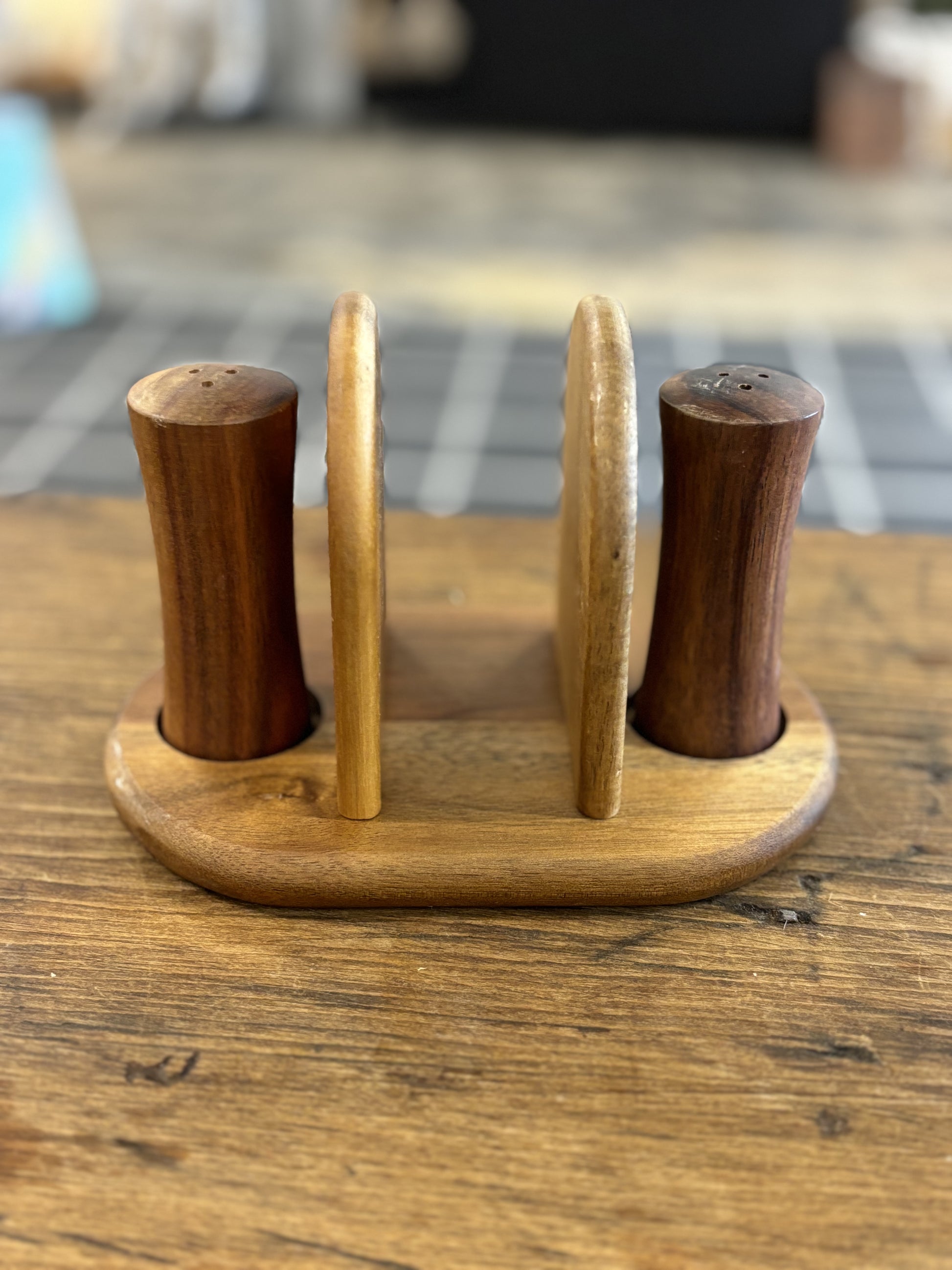 Salt&Pepper Napkin Holder
