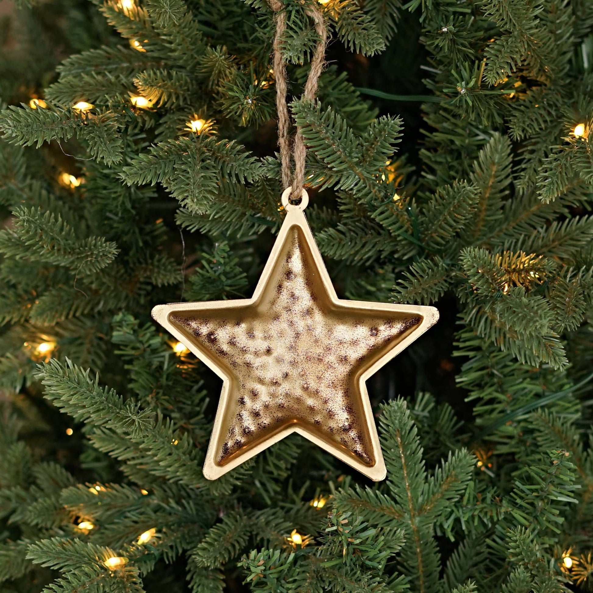 Hammered finish 3D Star-Antique Gold