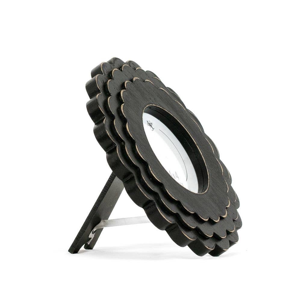Black Scallop Frame