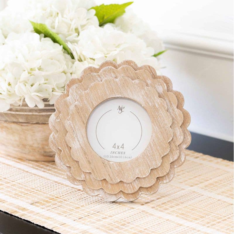 Wooden Round Scallop Frame