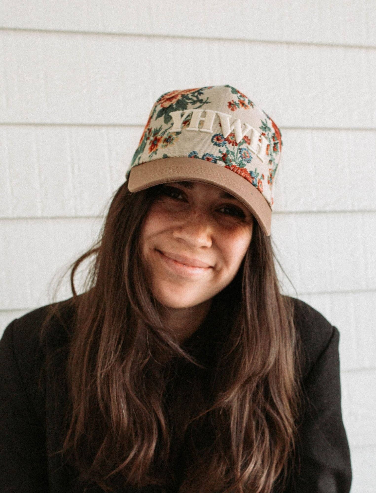 Hat: YHWH